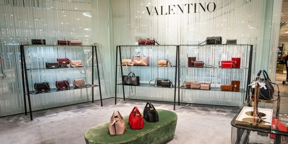 Valentino Shoes d'etre the notion that great clothes